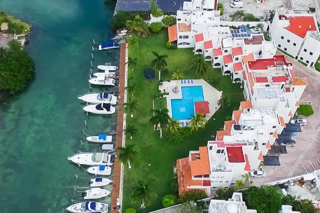 Charming Lagoon Front Villa By Casa Paraiso Cancún Eksteriør billede
