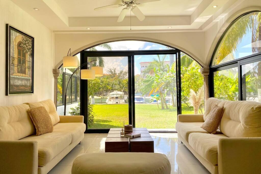 Charming Lagoon Front Villa By Casa Paraiso Cancún Eksteriør billede