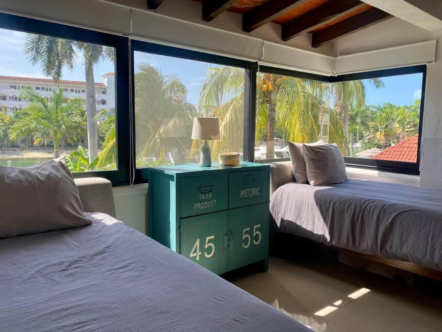 Charming Lagoon Front Villa By Casa Paraiso Cancún Eksteriør billede