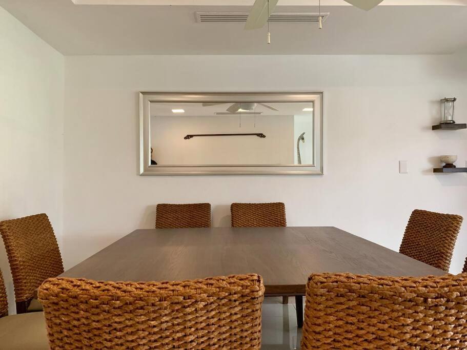Charming Lagoon Front Villa By Casa Paraiso Cancún Eksteriør billede